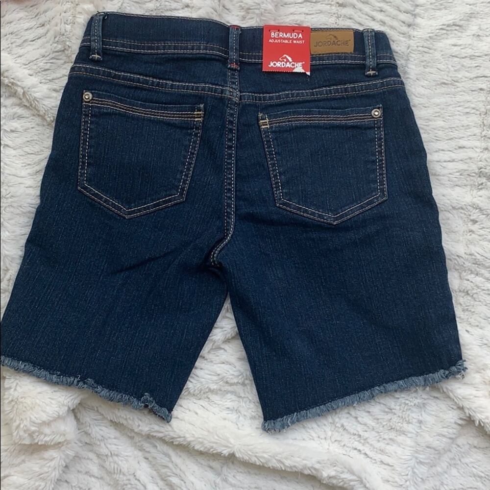 Jordache Adjustable Waist Bermuda Shorts - Picture 3 of 3